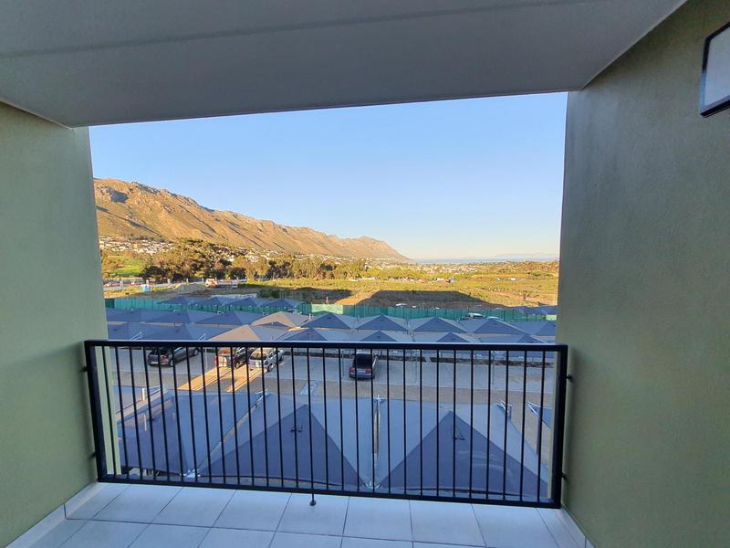 To Let 2 Bedroom Property for Rent in Gordons Bay Western Cape